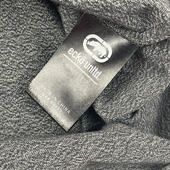ecko unltd Men's Size 2XL Gray Black Graphic Logo V-Neck Short Sleeve Shirt NEW - Picture 6 of 11